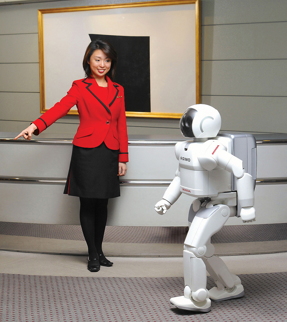 The New ASIMO Movement in response to a gesture (posture recognition)