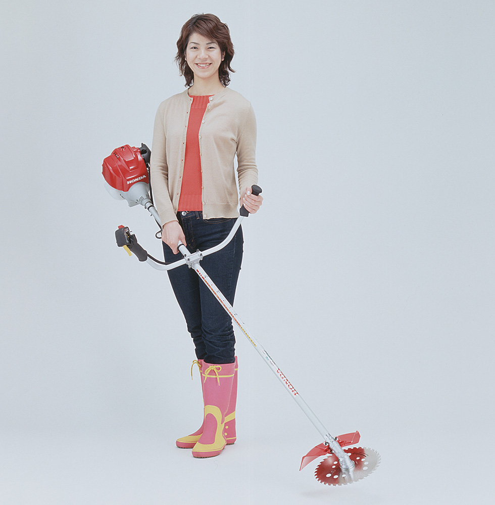 UMK425 4-stroke trimmer