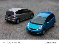 FIT 1.3G (right), FIT RS (left)