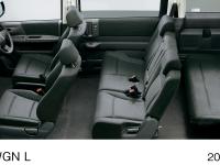 Step WGN L (FWD) Interior (interior color: Black)