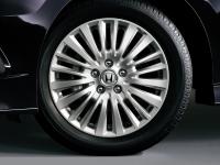 17-inch Aluminum Wheel (exclusive to Spada, factory option)