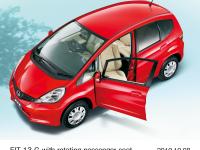FIT 13 G with rotating passenger seat (body color: Milan Red)