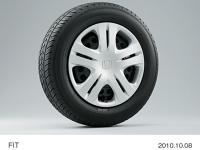 15-inch aluminum wheel + Full-wheel cover