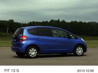 FIT 13 G (body color: Azure Blue Metallic) Option-equipped vehicle