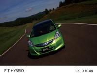 FIT HYBRID (body color: Fresh Lime Metallic) Option-equipped vehicle