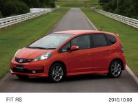 FIT RS (body color: Sunset Orange II) Option-equipped vehicle