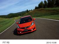 FIT RS (body color: Sunset Orange II) Option-equipped vehicle