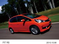FIT RS (body color: Sunset Orange II) Option-equipped vehicle