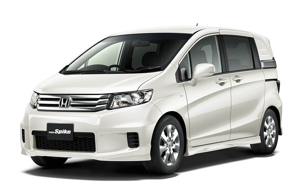 Freed Spike G Aero (FWD)