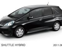 FIT SHUTTLE HYBRID (body color: Crystal Black Pearl)