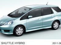 FIT SHUTTLE HYBRID (body color: Green Opal Metallic)