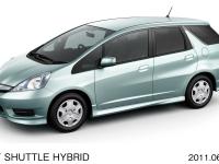 FIT SHUTTLE HYBRID (body color: Green Opal Metallic)