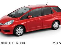 FIT SHUTTLE HYBRID (body color: Milano Red)