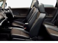 FIT SHUTTLE 15X interior