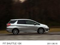 FIT SHUTTLE 15X (body color: Alabaster Silver Metallic) manufacturer's optional vehicle