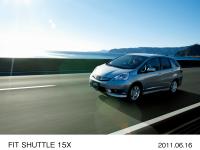 FIT SHUTTLE 15X (body color: Alabaster Silver Metallic) manufacturer's optional vehicle