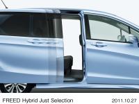 FREED Hybrid Just Selection, 6-seater, power sliding door (rear right), option-equipped vehicle (L package) 