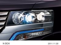 Projector-type discharge headlights <HID> (low-beam, auto-leveling / automatic light control mechanism)