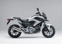 NC700X <ABS> Styling (side)