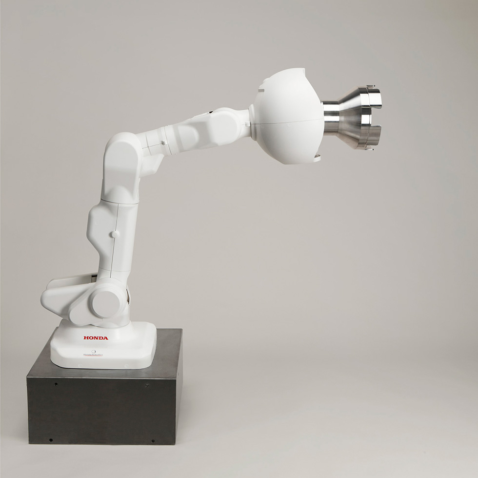 Task-performing robot arm