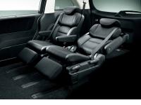 ABSOLUTE・EX <FWD> 2nd-row premium cradle seats