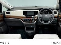 G, 8-seater <FWD> instrument panel (Ivory)