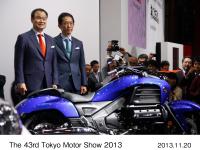 (From left) Takanobu Ito, President and Chief Executive Officer,Sho Minekawa, Senior Managing Officer and Chief Operating Officer for Regional Sales Operations in Japan, GOLDWING F6C