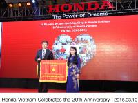 Honda Vietnam received a Government Award Flag