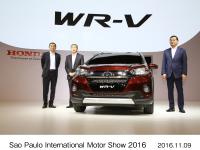 At the press conference (From left: Roberto Akiyama, Vice President of Honda Automoveis do Brazil Ltda.(HAB), Issao Mizoguchi, President and Director of HAB, Takahiro Hachigo, President, Chief Executive Officer and Representative Director of Honda Motor Co., Ltd.)
