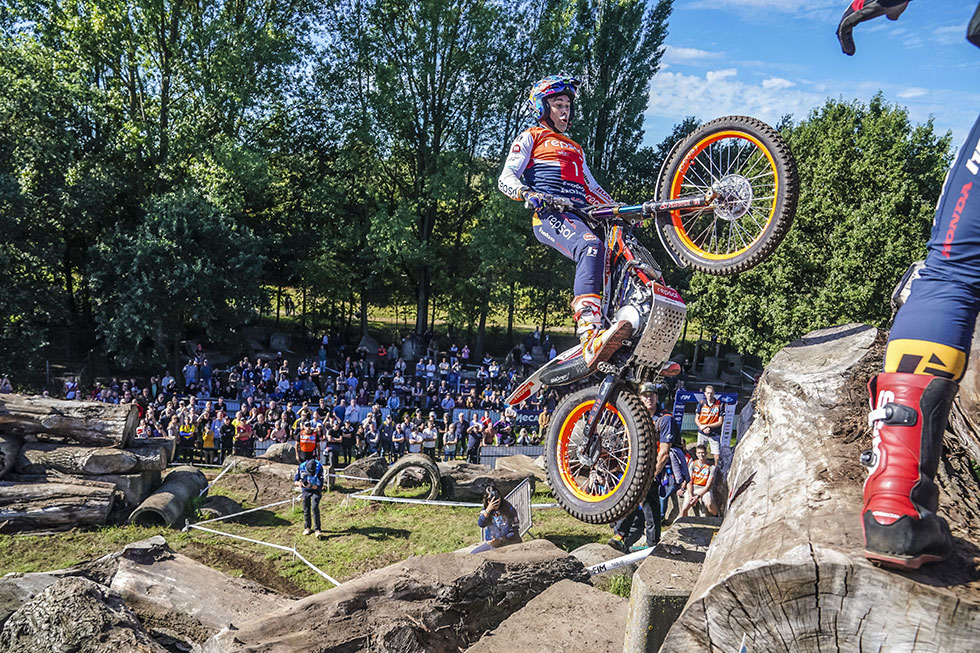 Toni Bou and the Montesa COTA 4RT