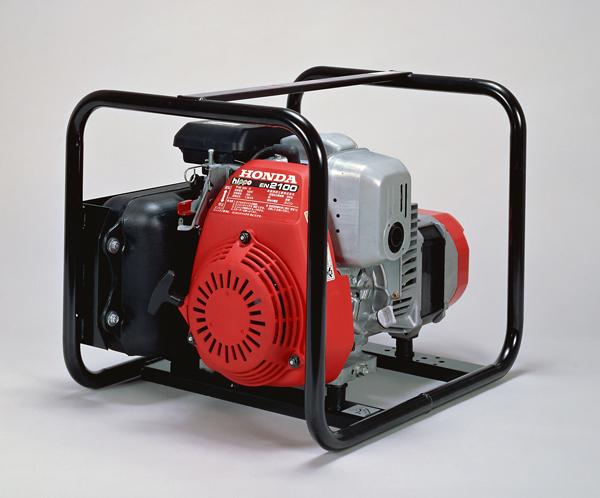 EN2100 with large-size fuel tank attached