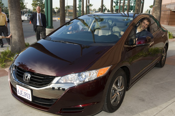 Anaheim Ducks Captain Scott Niedermayer Drives Honda FCX Clarity