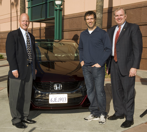 Anaheim Ducks Captain Scott Niedermayer Drives Honda FCX Clarity