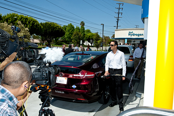 World's First Station Supplied by Existing Hydrogen Pipeline