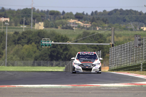 2012 Civic WTCC race car unveiled