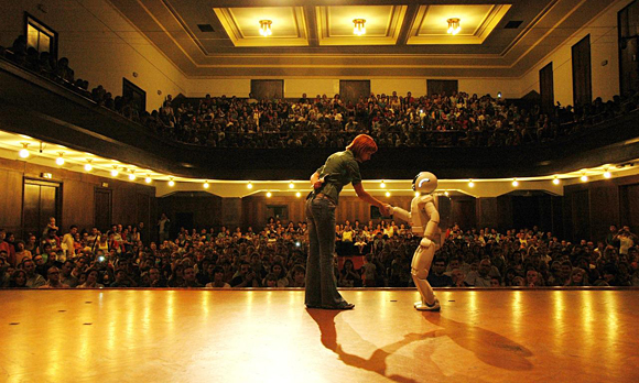 ASIMO wows the crowds in Belgrade