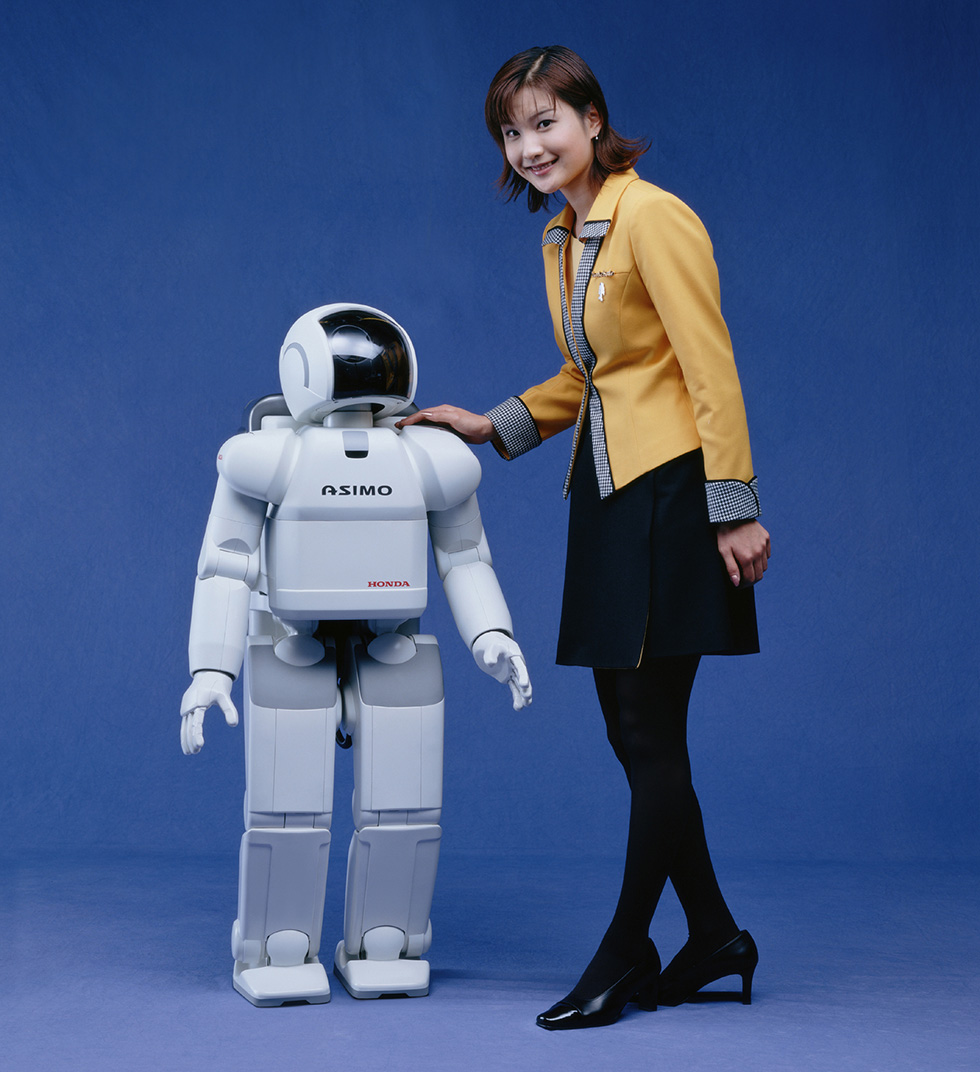 Honda Debuts New Humanoid Robot "ASIMO"