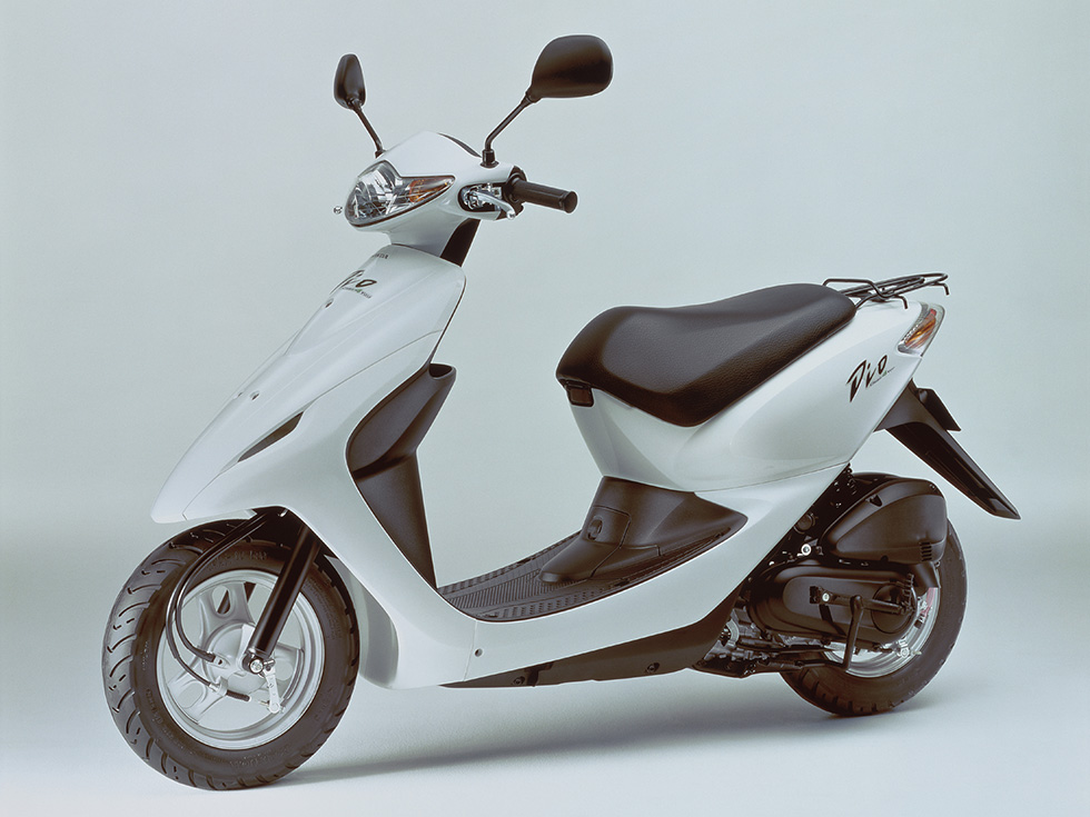 Honda Announces New Colors for the Dio and Dio Deluxe 4-Stroke Scooters