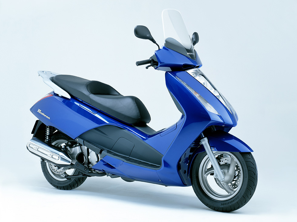 Honda Announces New 2003 Motorcycle Models for the European Market