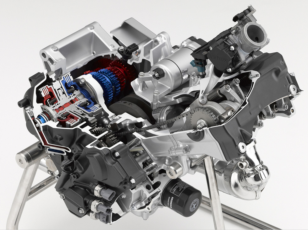 Newly developed 700cc engine (Second-generation Dual Clutch Transmission)