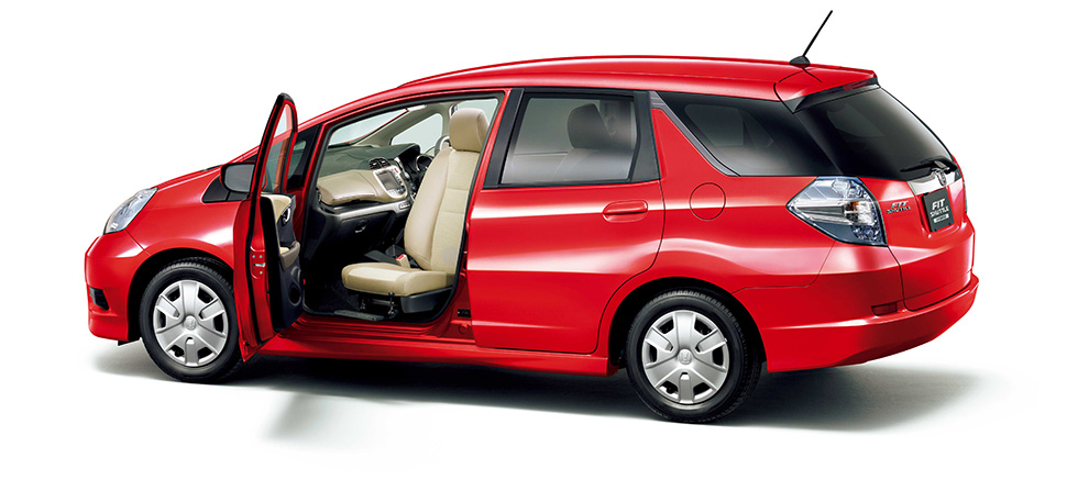 Fit Shuttle HYBRID Smart Selection with rotating front passenger seat (Manufacturer's optional vehicle)