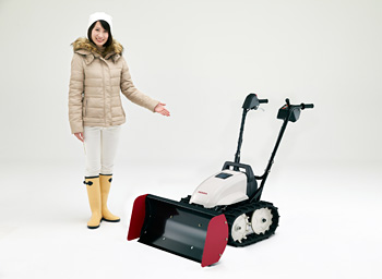 Honda to Begin Sales of Rechargeable Electric-Powered Blade Snow Thrower "Yukios e (SB800e)" in Japan - Realizing outstanding quietness unique to an electric-powered snow thrower for early-morning and night-time snow removal -