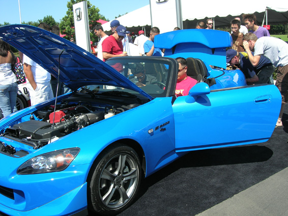 S2000 Homecoming guests get their first look at the all-new 2008 Honda S2000 CRImage