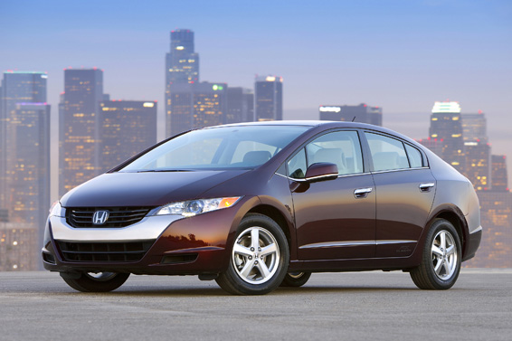 Honda Debuts All-New FCX Clarity Advanced Fuel Cell Vehicle