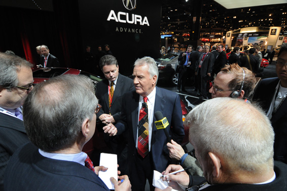 Dick Colliver, executive vice president, sales, unveils the new Acura RL at the 2008 Chicago Auto Show. The 2009 RL features an all-new 3.7-liter VTEC¨ V-6 engine, a revised SH-AWDª system, upgraded suspension and cutting edge technology throughout the luxury interior.