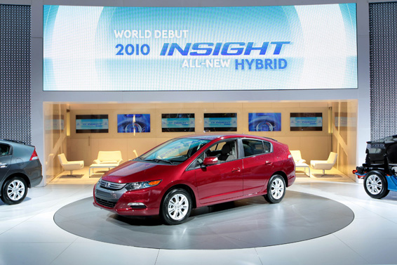 The production version of the all-new 2010 Honda Insight, a dedicated gasoline-electric hybrid vehicle, made its world debut at the North American International Auto show in Detroit on January 11, 2009.