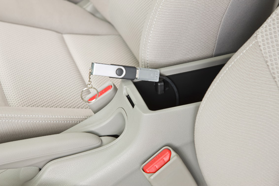 2010 Honda Insight EX Intieror - USB Audio Interface
