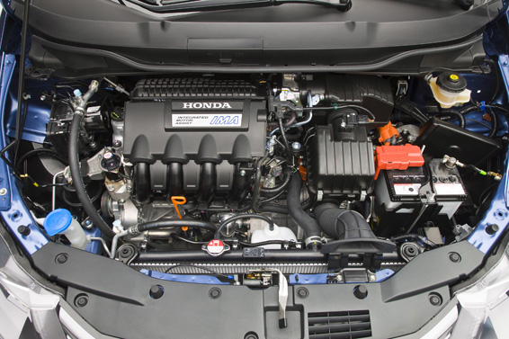 2010 Honda Insight 1.3-liter VTEC engine with Integrated Motor Assist (IMA)