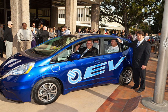 Honda Begins Deliveries of 2013 Fit EV