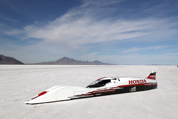 Honda S-Dream Streamliner Sets Bonneville Records